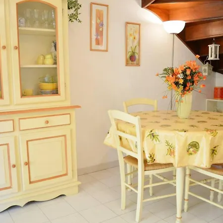 Holiday home Maison En Duplex Au Lavandou Avec Piscine, Terrasse Et Parking Prive - 3 Pieces, 6 Couchages - Fr-1-251-20 *
